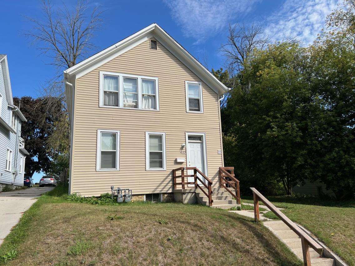 922 Broadway Ave, Sheboygan, WI 53081