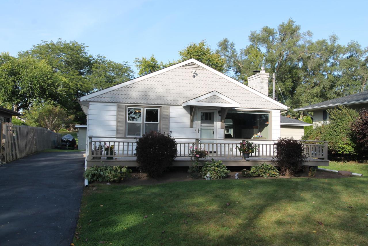 4314 Marine Dr, Burlington, WI 53105
