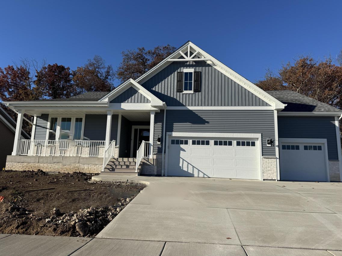 528 Kiddle Ln, Union Grove, WI 53182