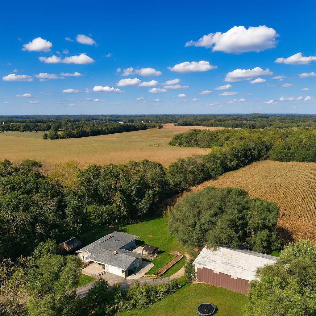 6120 Town Line Rd, Waterford, WI 53185