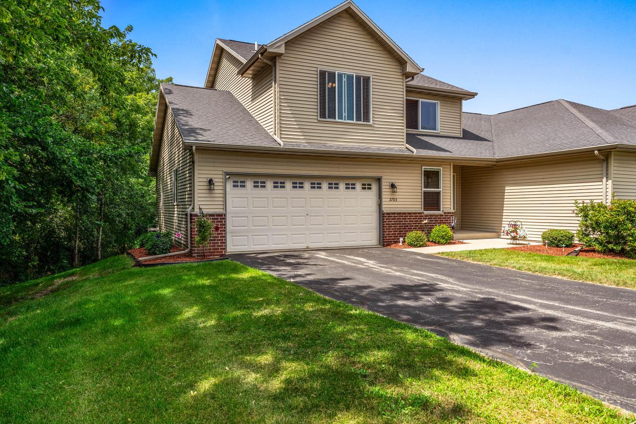 2703 E Somers Ct, Cudahy, WI 53110