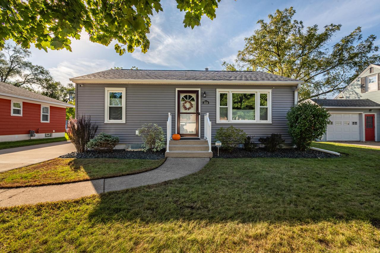 3314 27th St, La Crosse, WI 54601