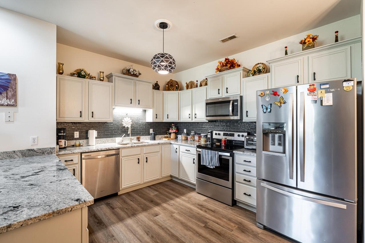 1064 Hastings Ct #101, Mount Pleasant, WI 53406