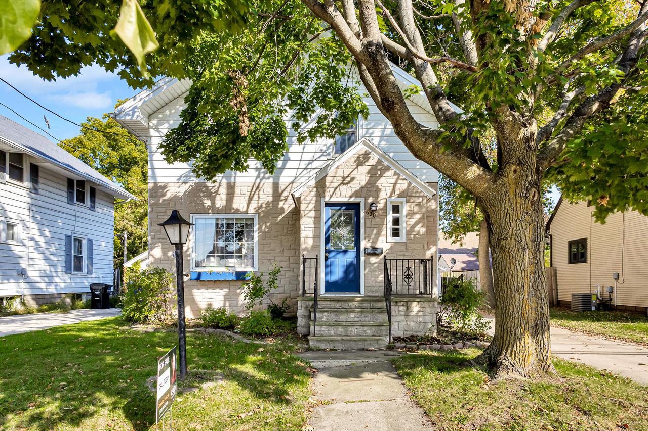620 N Mason St, Appleton, WI 54911