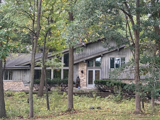 N71W26633 White Oak Dr, Lisbon, WI 53089
