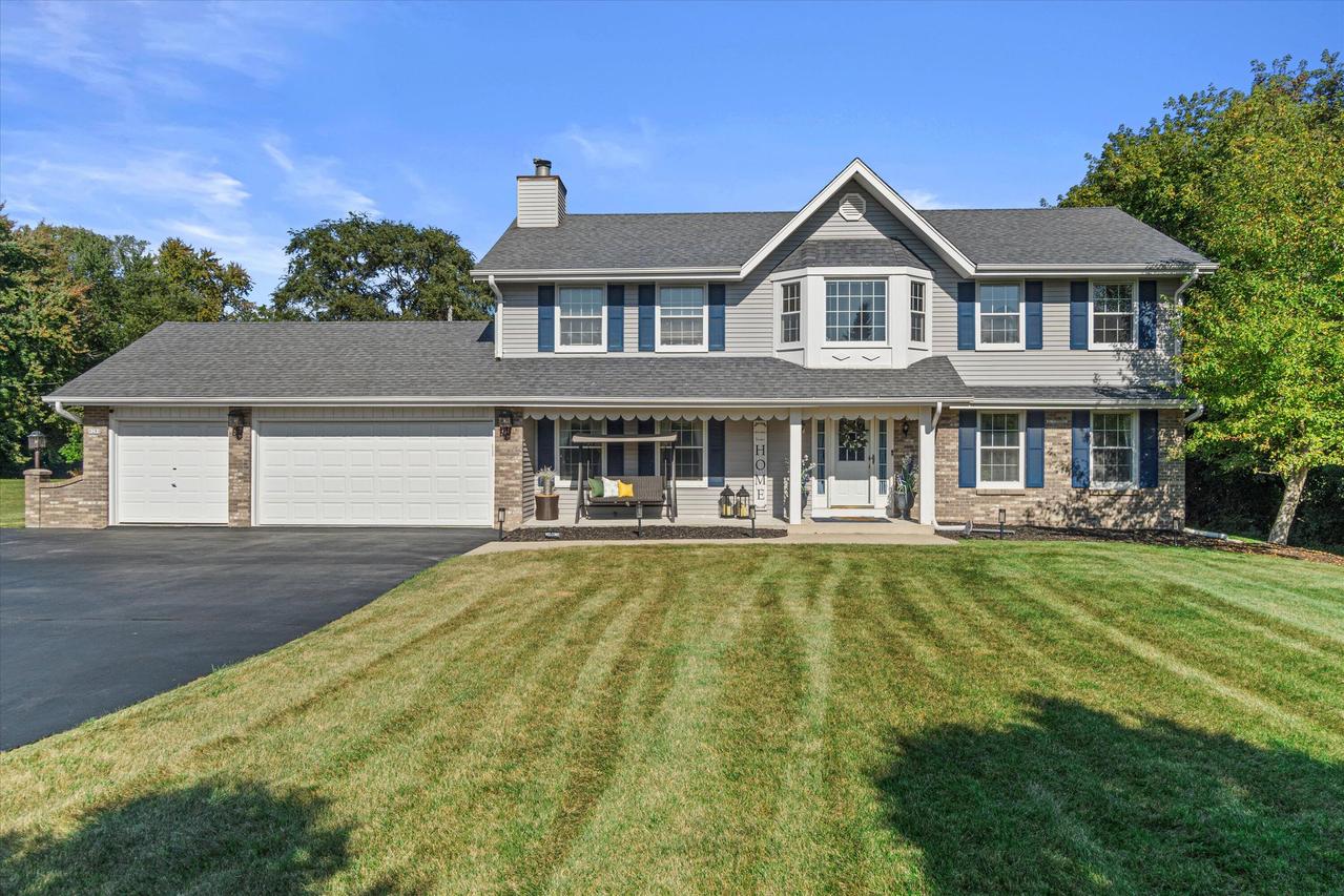 9280 N Port Washington Rd, Bayside, WI 53217