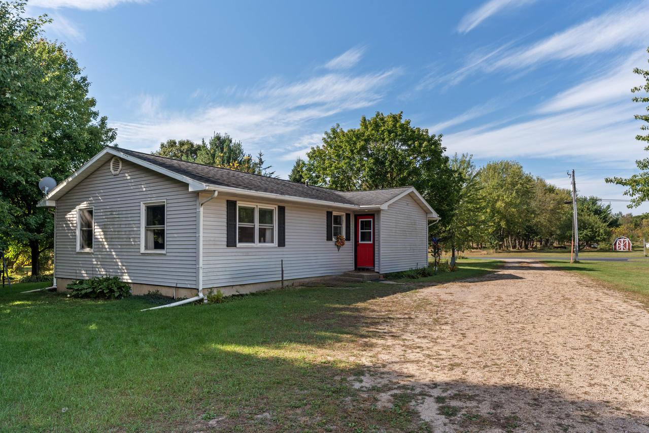 S3064 Aults Rd, Excelsior, WI 53959