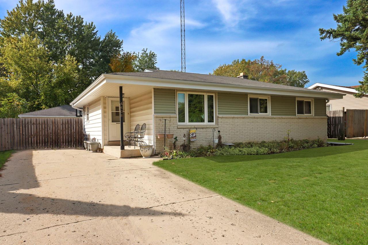 4608 Pershing Blvd, Kenosha, WI 53144