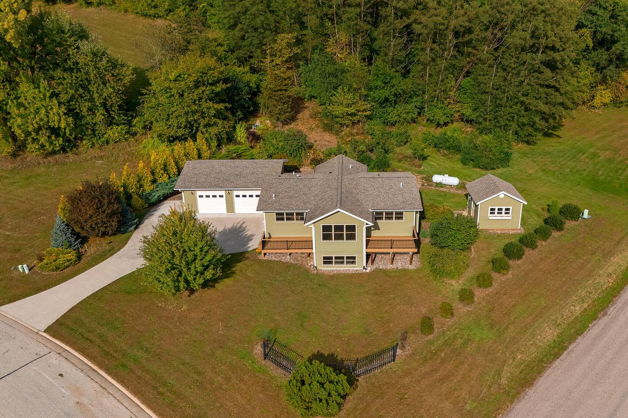 400 White Tail Dr, Stoddard, WI 54658