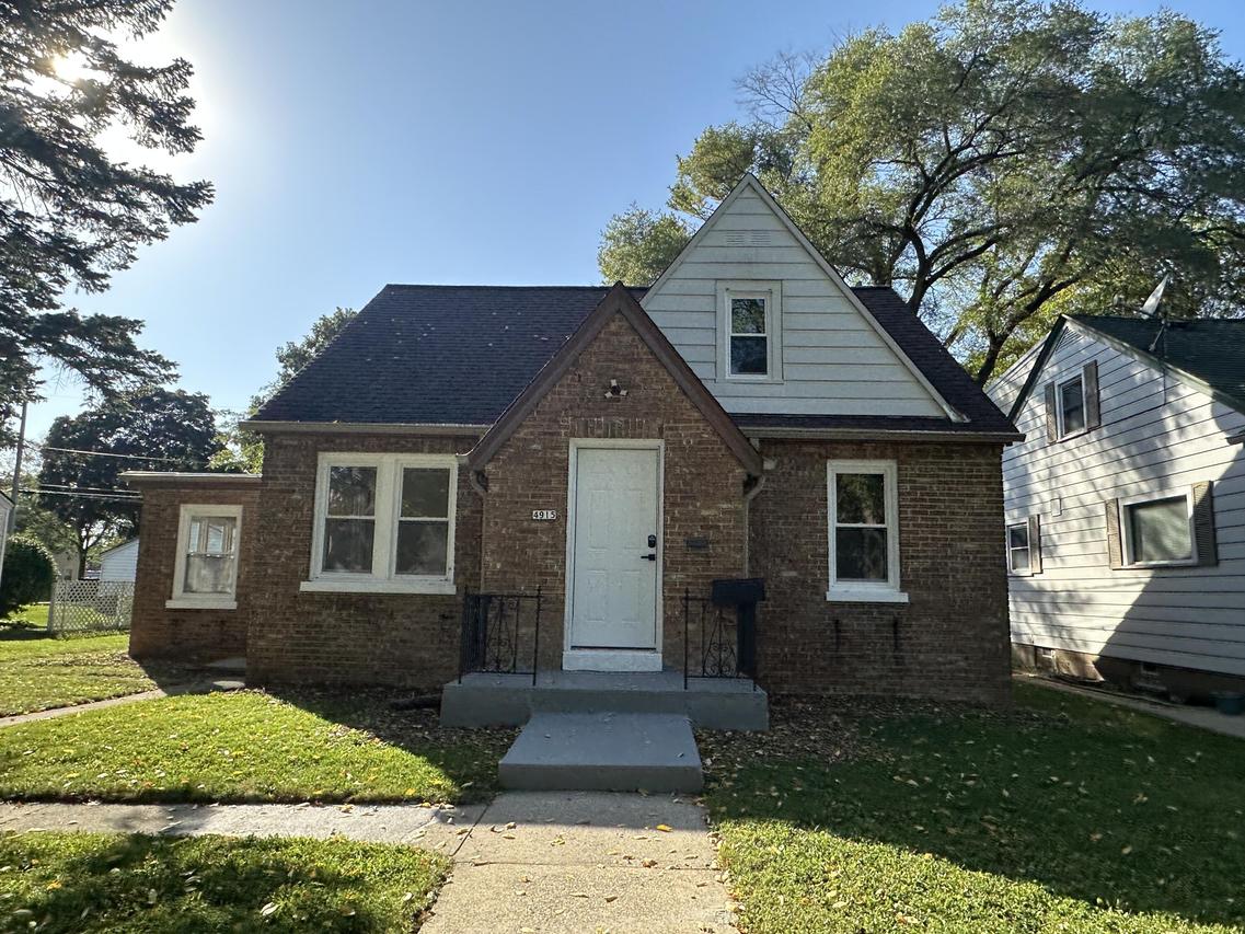 4915 N 72nd St, Milwaukee, WI 53218