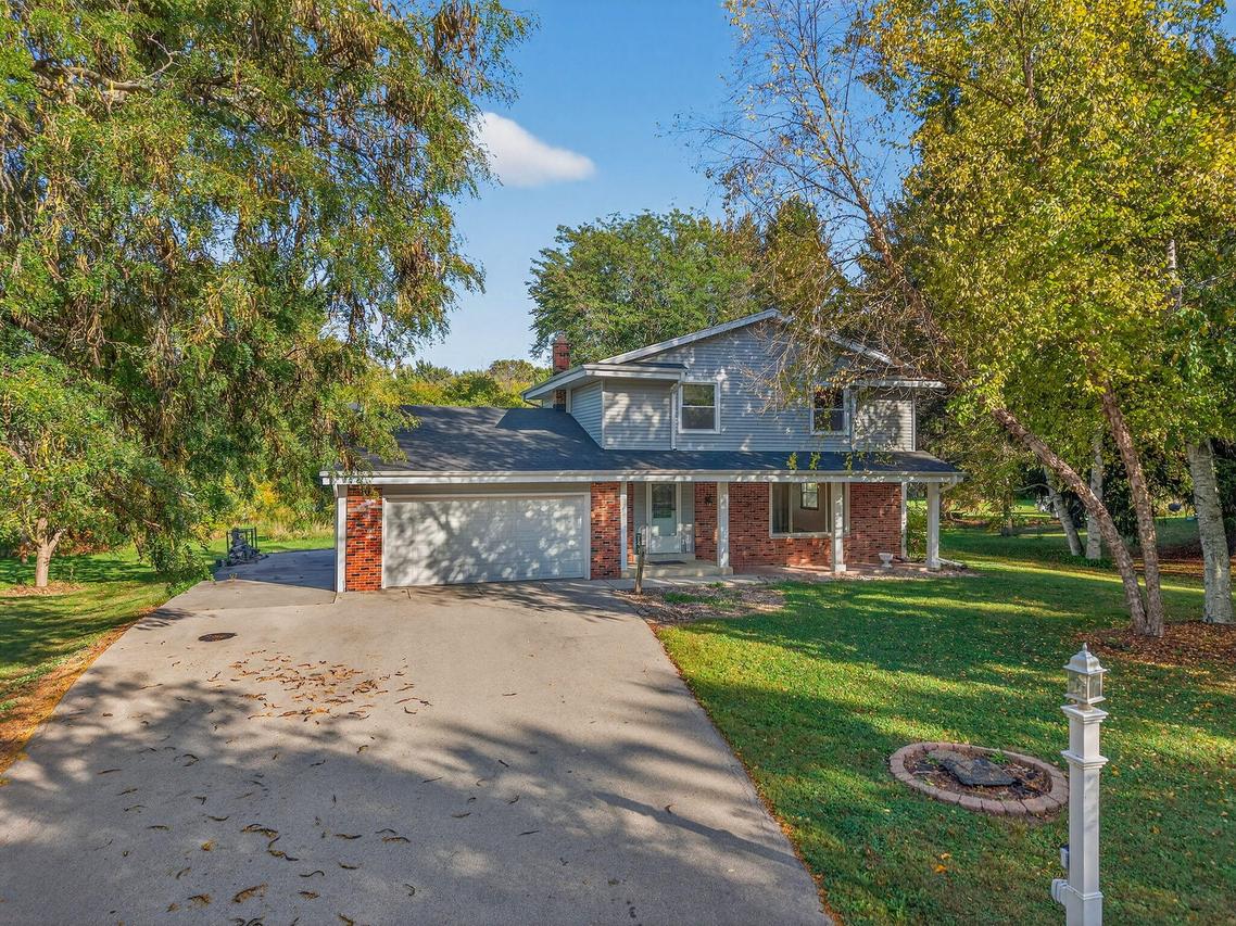10114 N Meadow Ln, Mequon, WI 53092