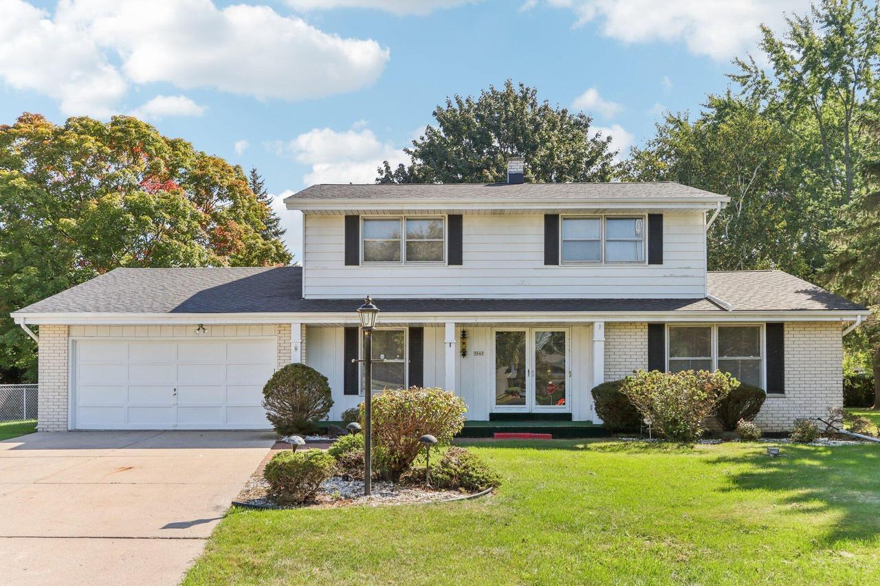 5045 W Elk Ct, Brown Deer, WI 53223