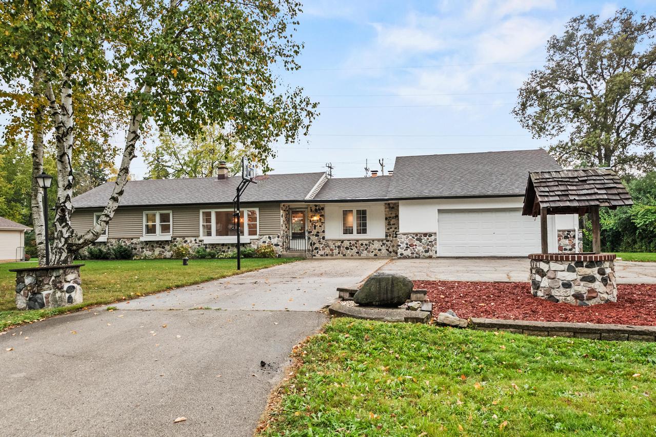 16835 W Roosevelt Ave, New Berlin, WI 53151