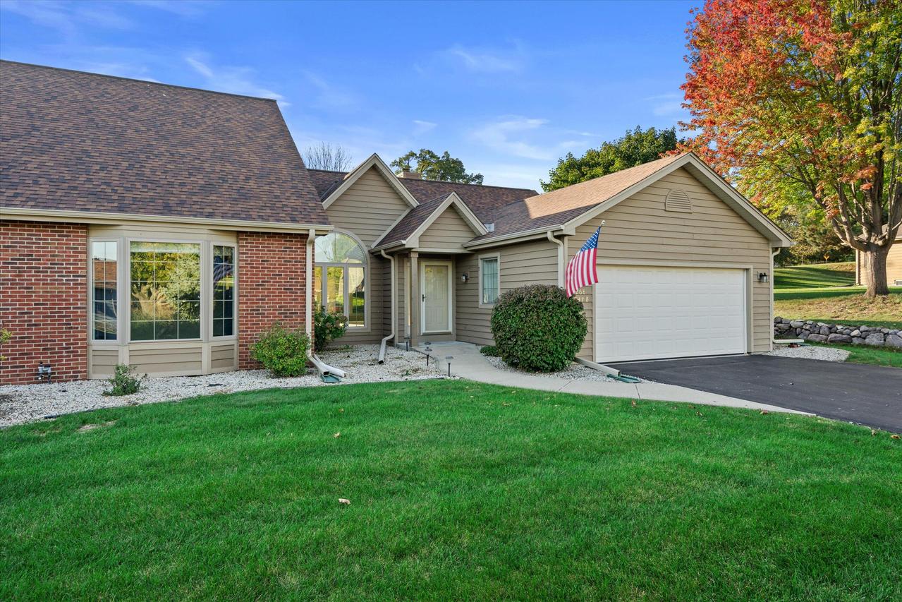 W268N1947 Shooting Star Rd #B, Pewaukee, WI 53072