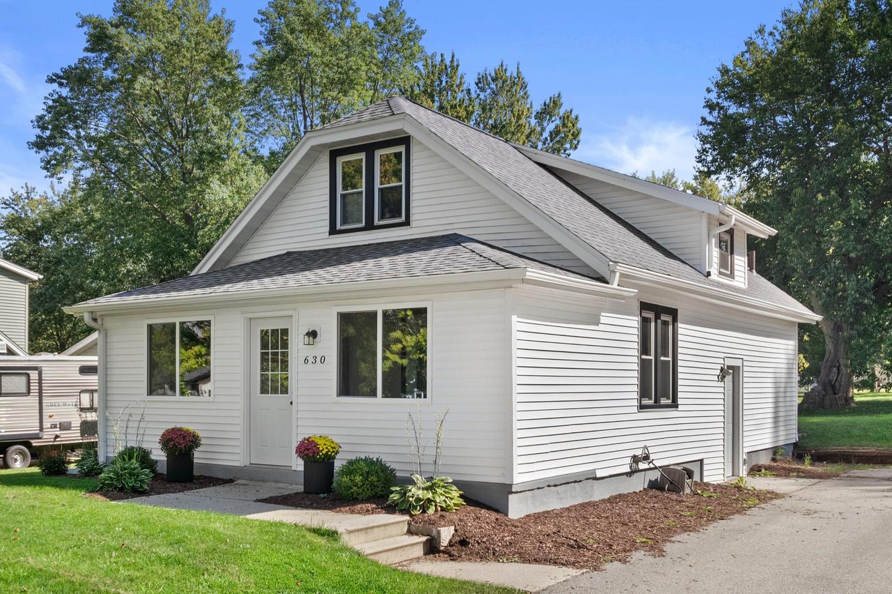 630 Little River, Jefferson, WI 53549