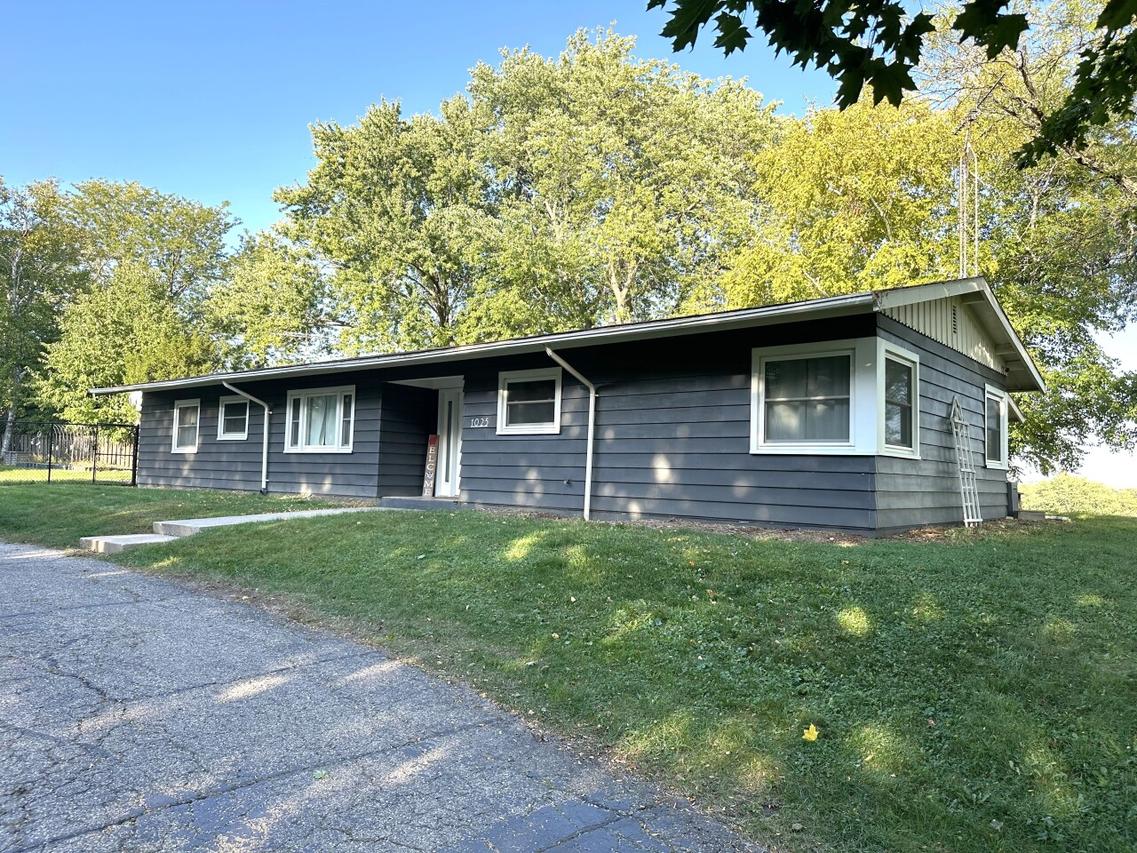 1025 Richards Ave, Watertown, WI 53094