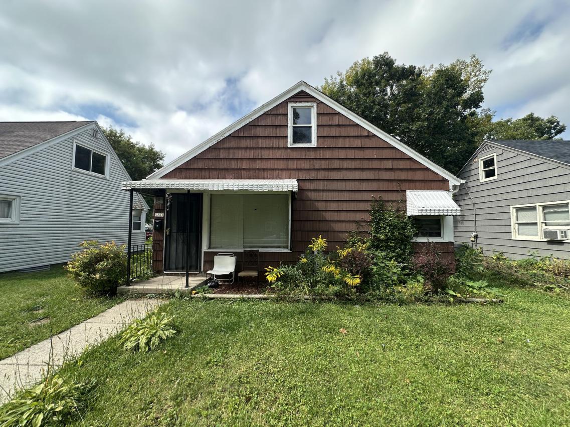5261 N 46th St, Milwaukee, WI 53218