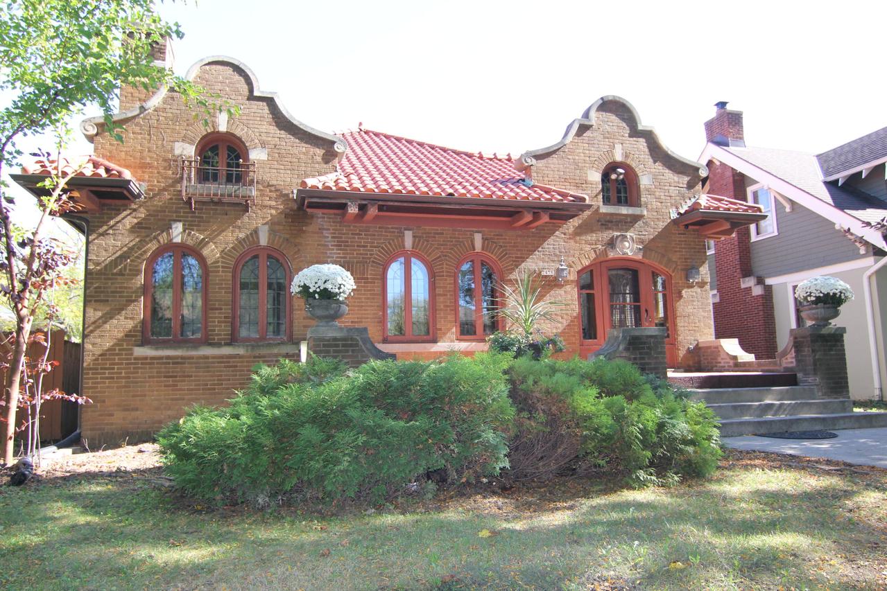 2456 N Grant Blvd, Milwaukee, WI 53210