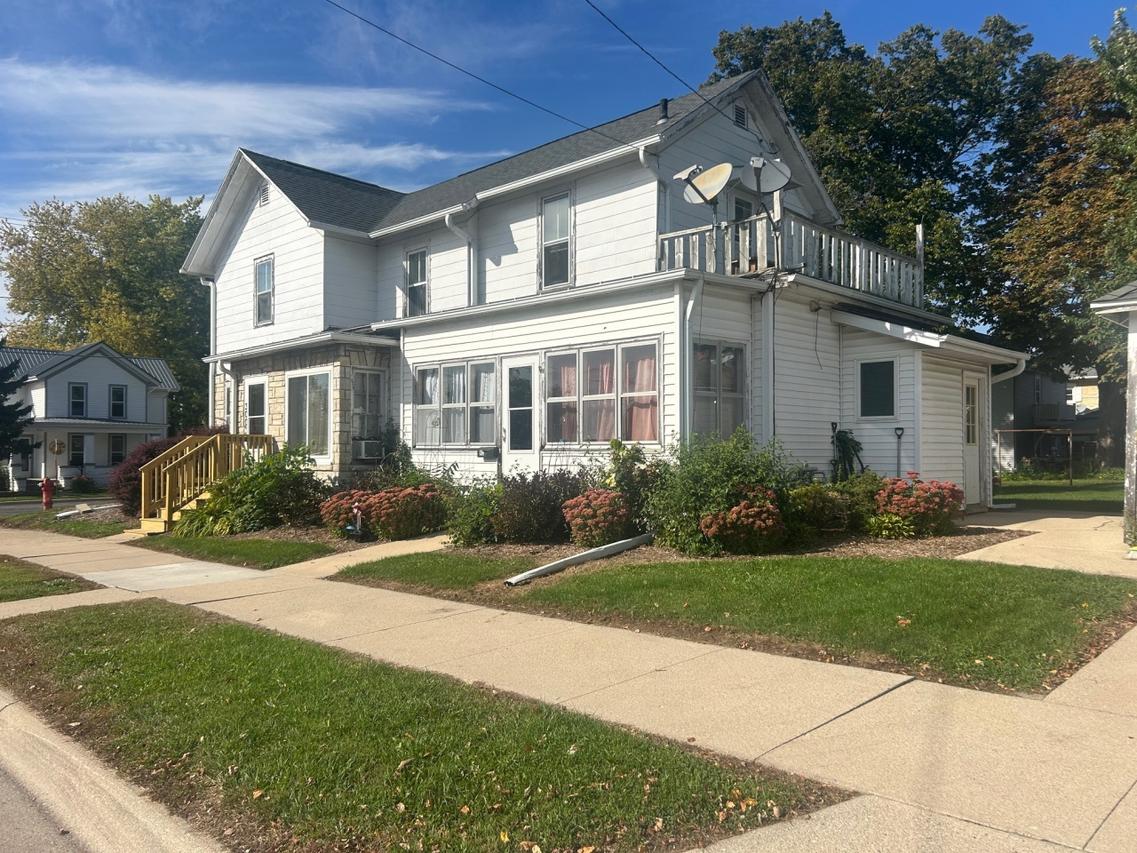 913 S 3rd St #913 1/2, Watertown, WI 53094