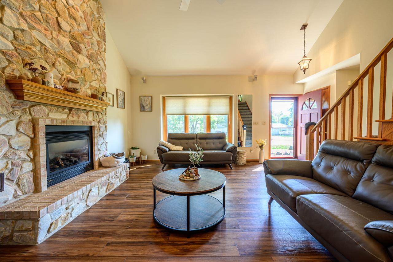9015 S 84th St, Franklin, WI 53132