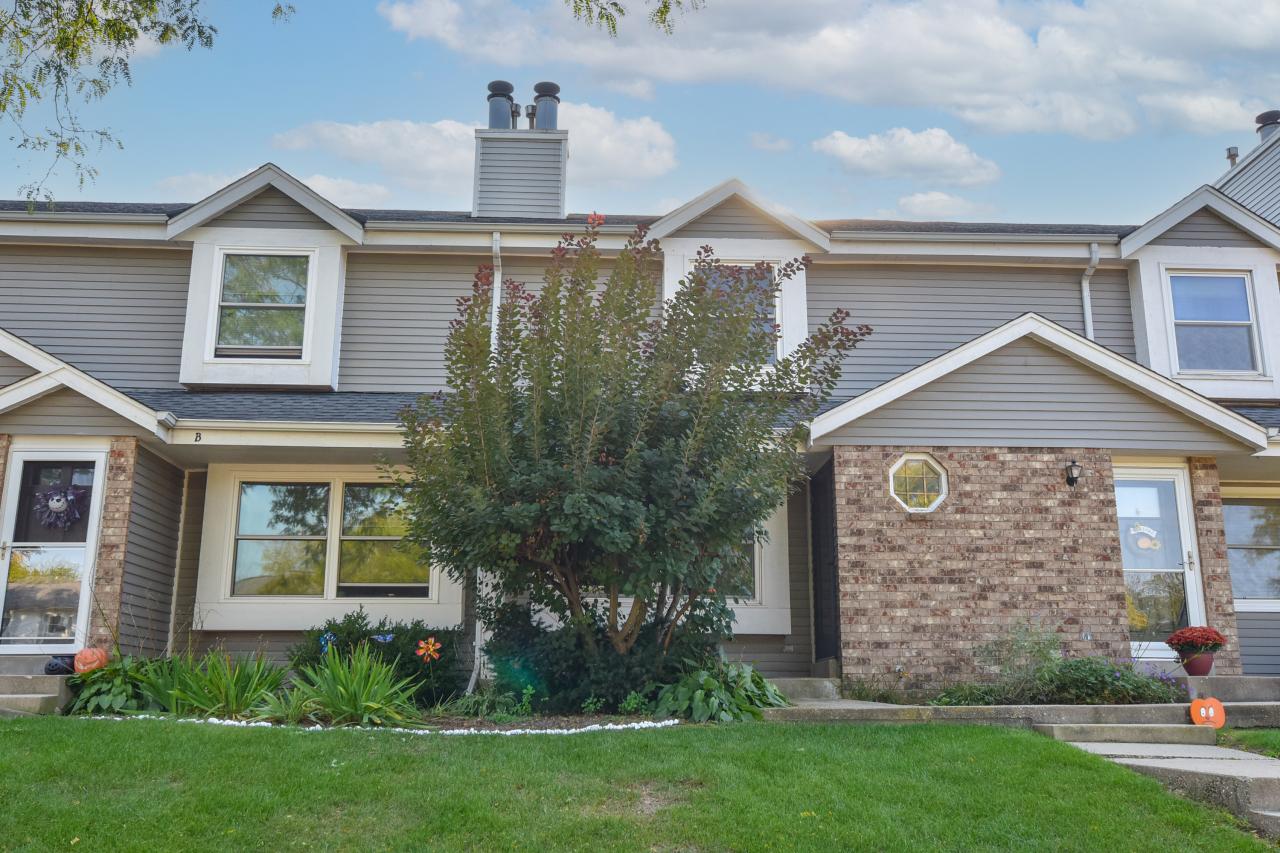 1911 Woodburn Rd #C, Waukesha, WI 53188