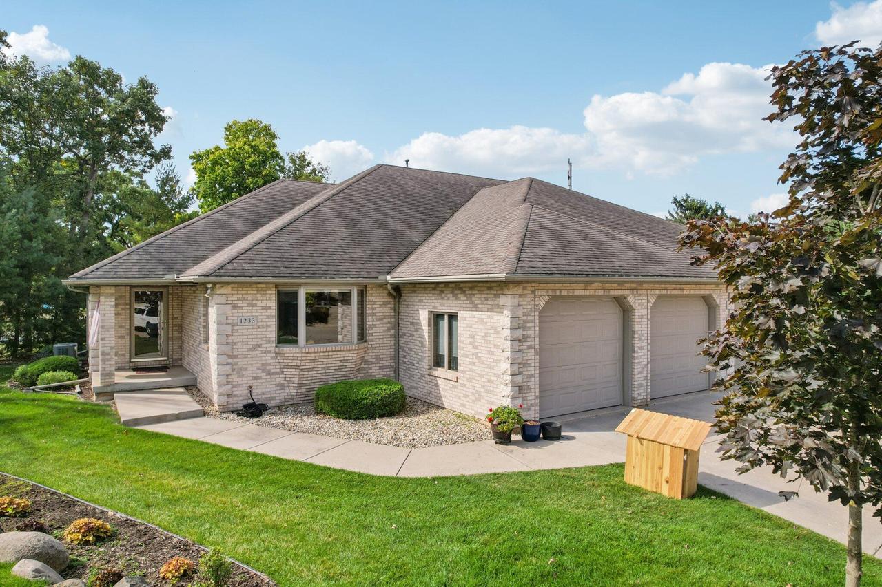1233 W Sherman Ave, Fort Atkinson, WI 53538