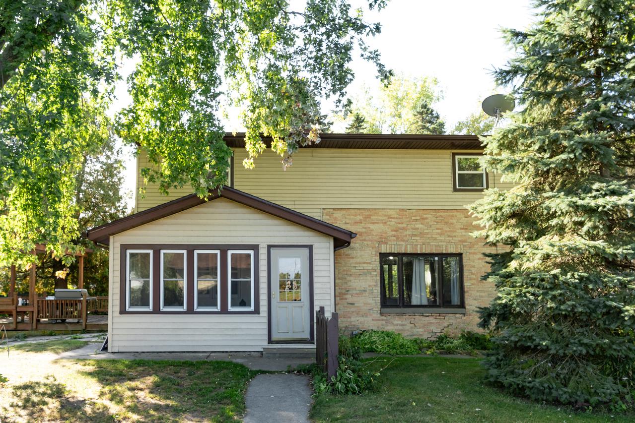 3305 S 15th St, Manitowoc, WI 54220