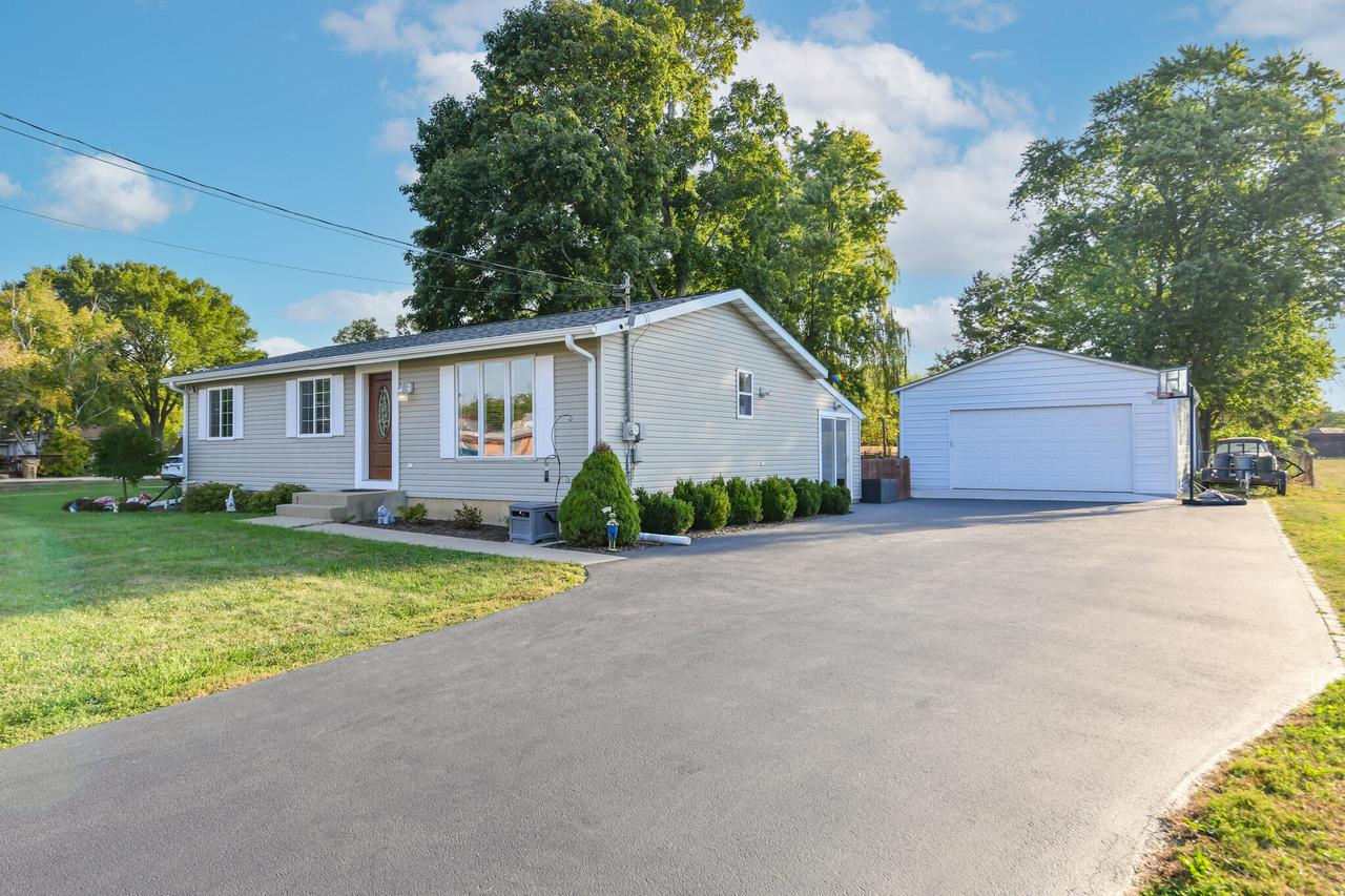 9221 29th Ave, Pleasant Prairie, WI 53143