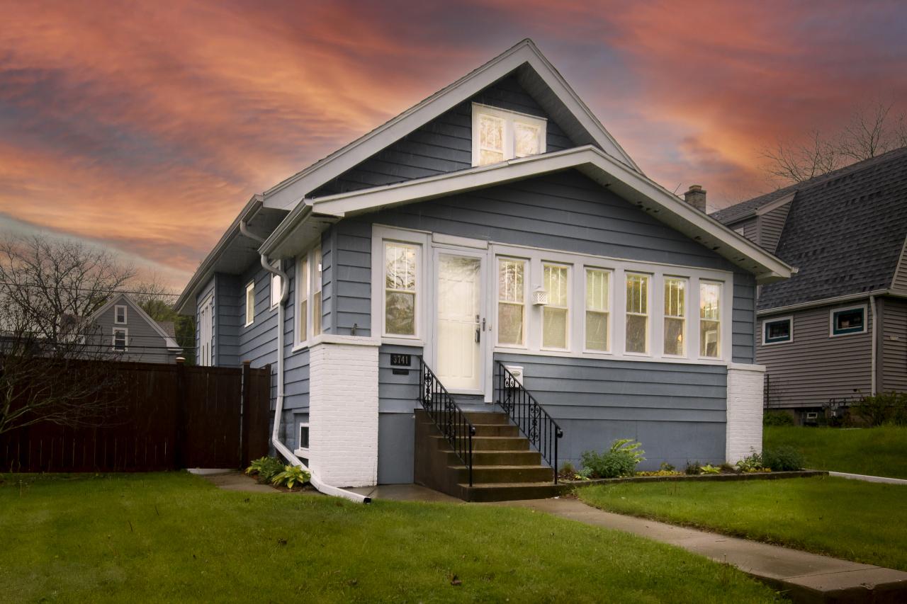 3741 E Allerton Ave, Cudahy, WI 53110