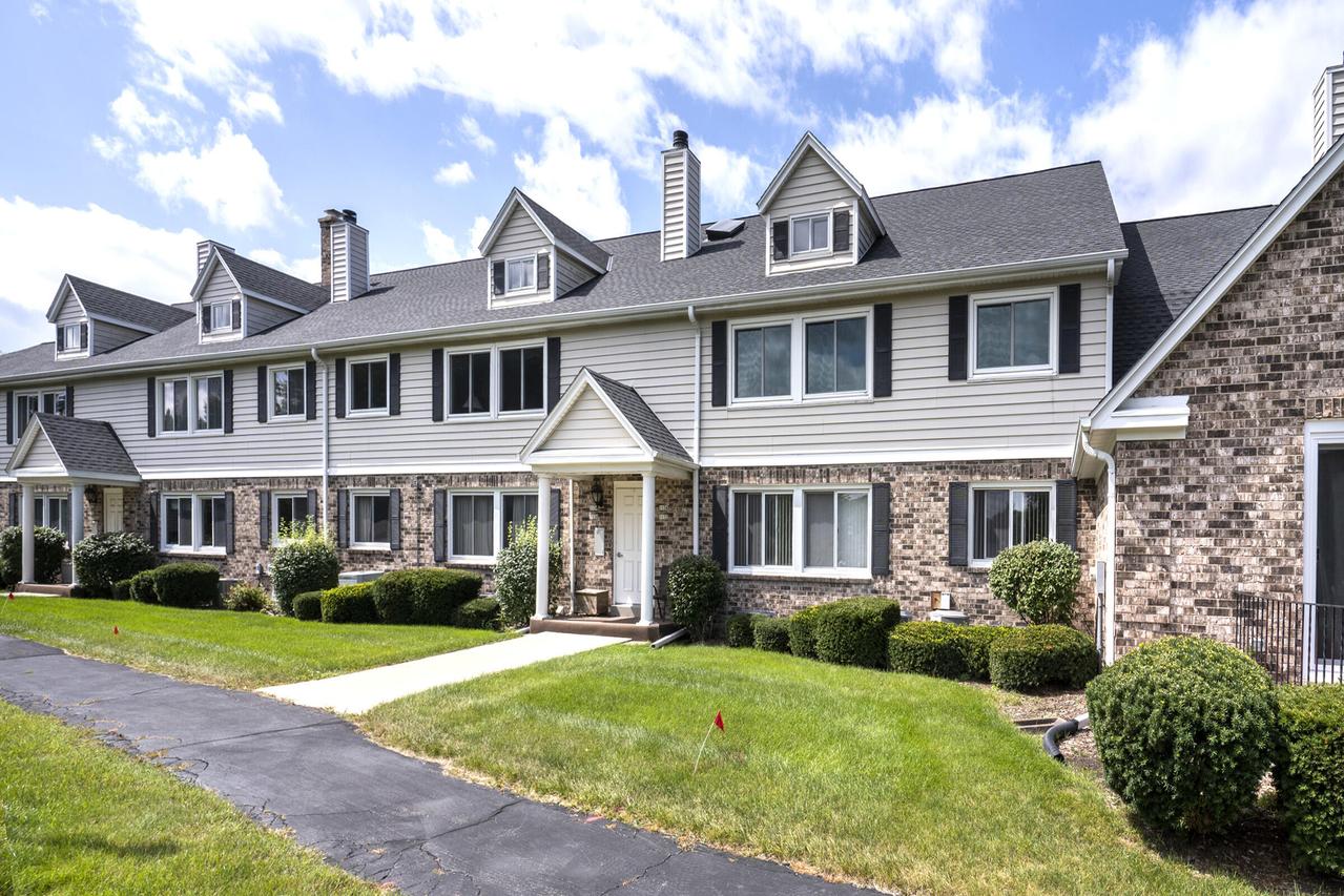 1134 Pilgrim Pkwy, Elm Grove, WI 53122
