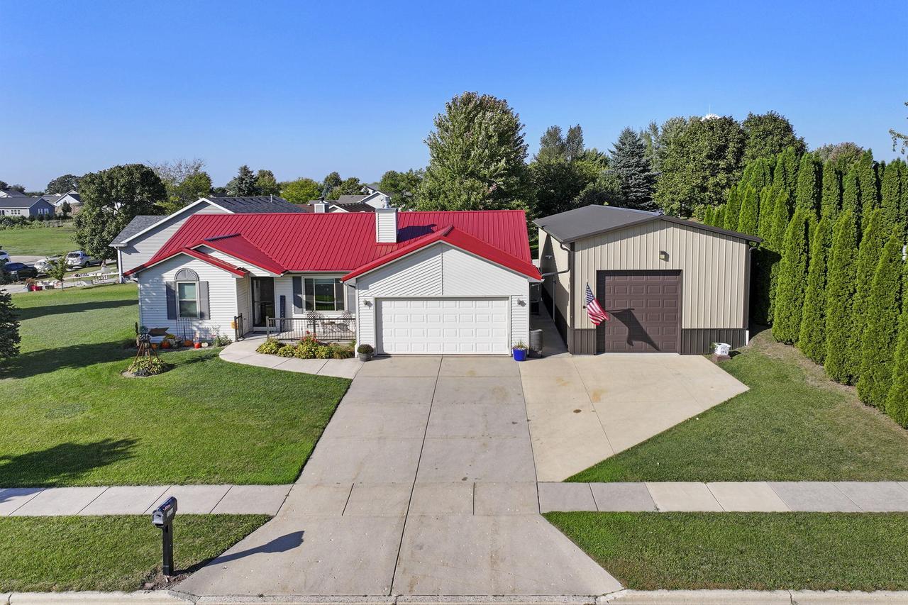 1511 Birchwood St, Delavan, WI 53115