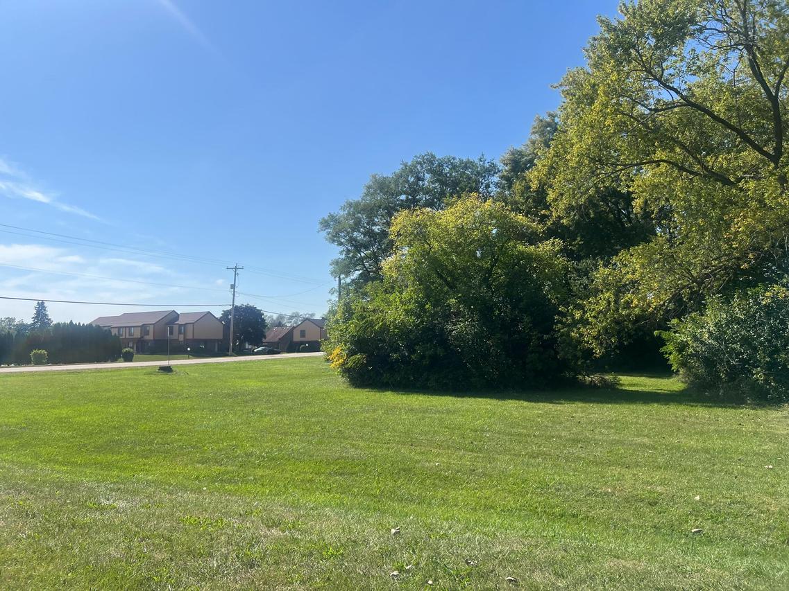4022 W College Ave, Greenfield, WI 53221