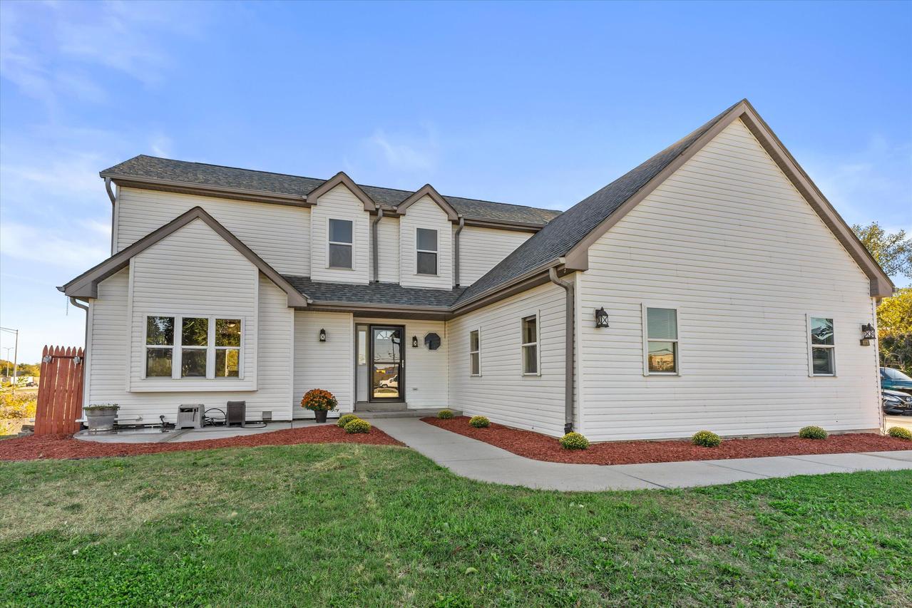 1741 W Drexel Ave, Oak Creek, WI 53154