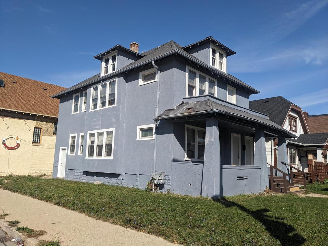 2701 N 37th St #2703, Milwaukee, WI 53210