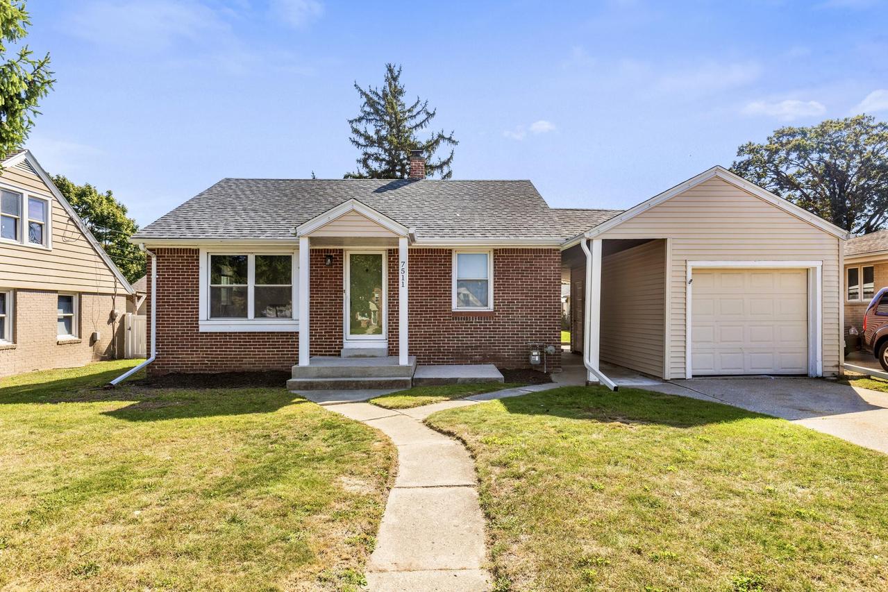 7511 W Beloit Rd, West Allis, WI 53219