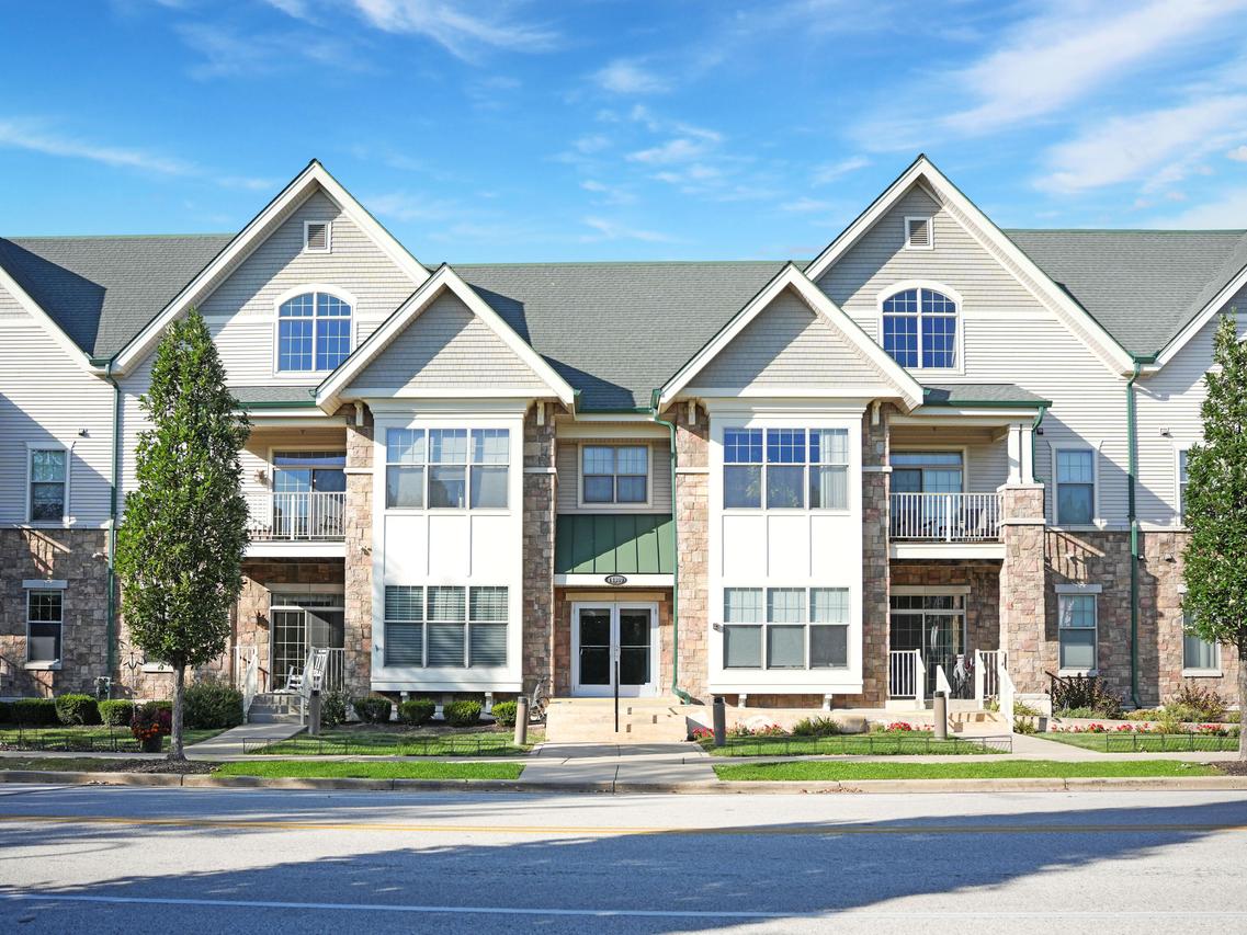 14900 W Wilbur Dr #1204, New Berlin, WI 53151