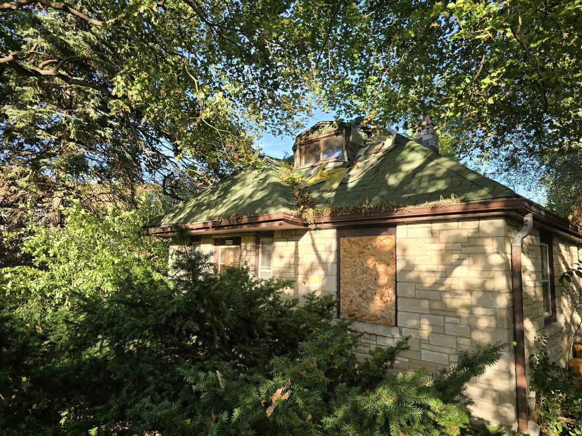 8600 W Fond Du Lac Ave, Milwaukee, WI 53225