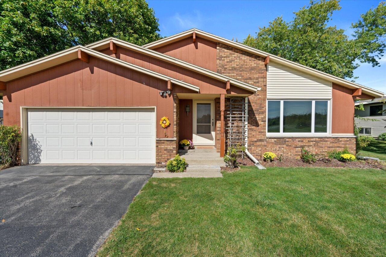 2110 5 1/2 Mile Rd, Caledonia, WI 53402