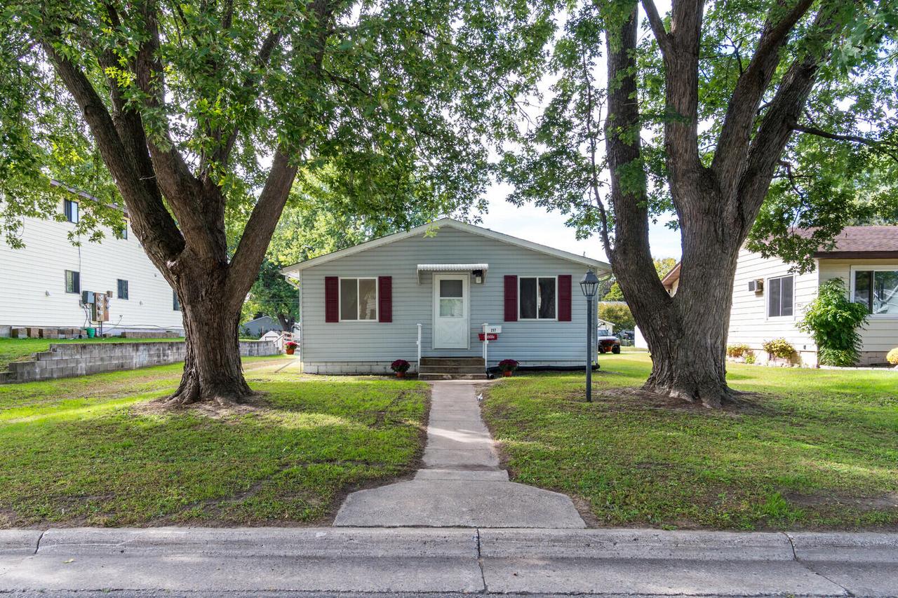 237 Liberty St, La Crosse, WI 54603