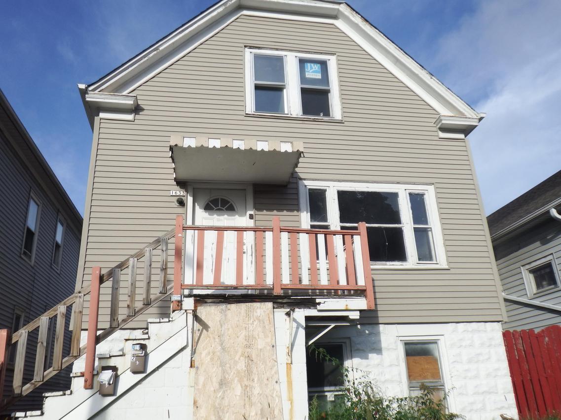 1633 S 30th St, Milwaukee, WI 53215