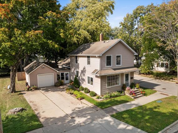 New Homes For Sale This Week That Attend De Pere High School: October 3rd to October 9th