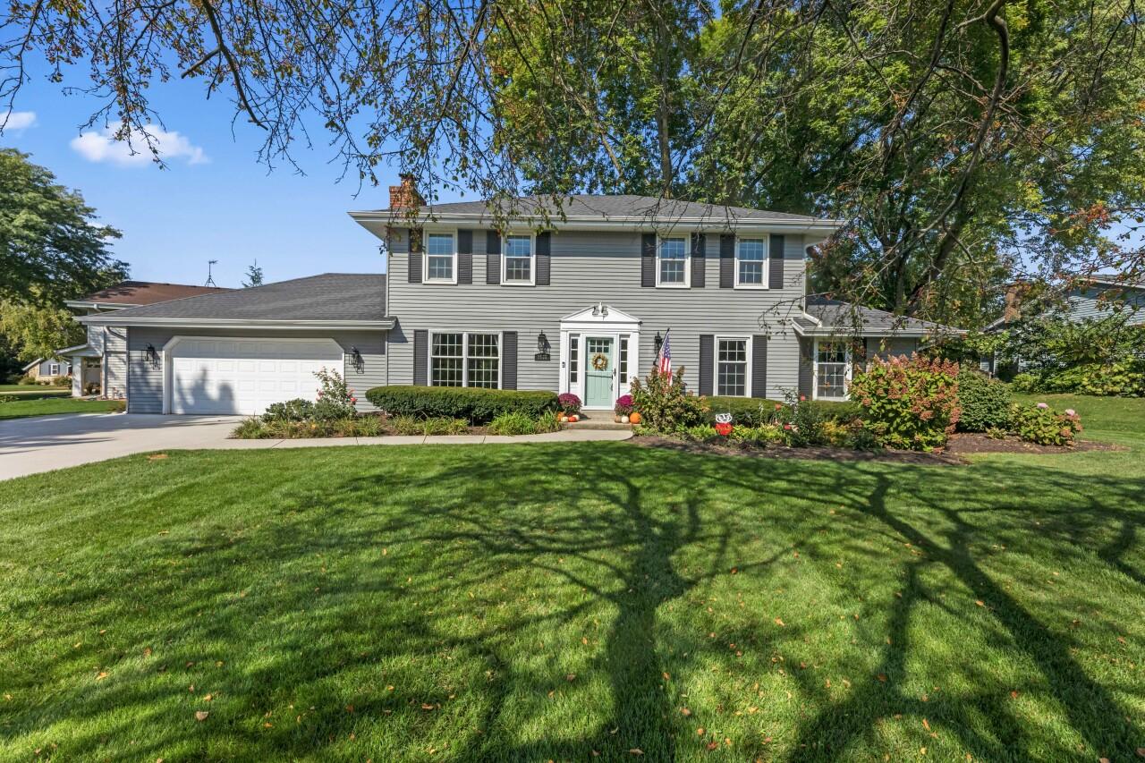 1135 Greenridge Ter, Brookfield, WI 53045