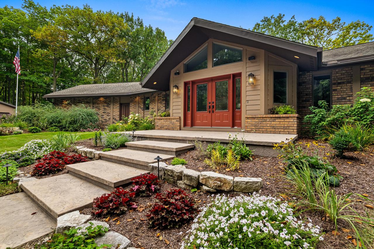 W5975 Pheasant Ln, Plymouth, WI 53073