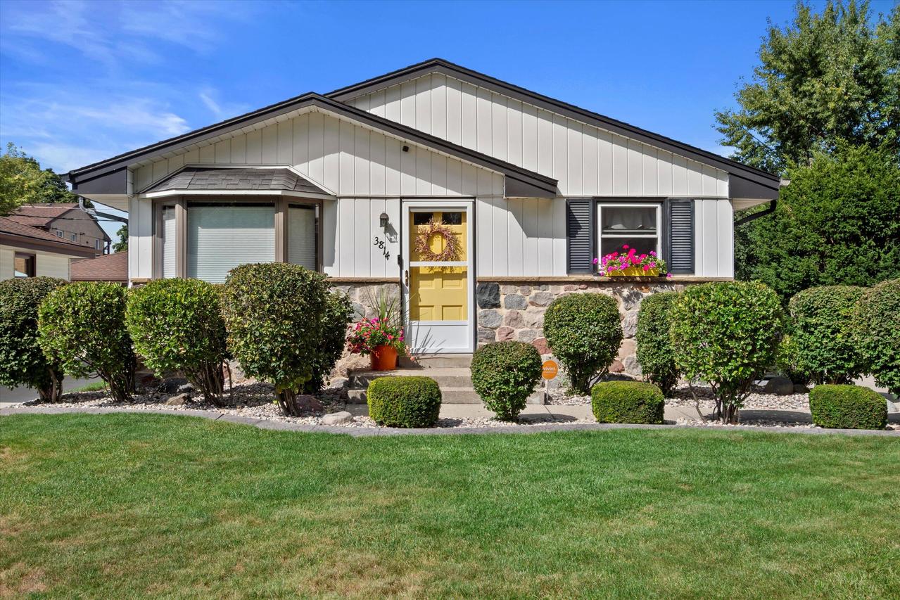 3814 W Rochelle Ave, Milwaukee, WI 53209