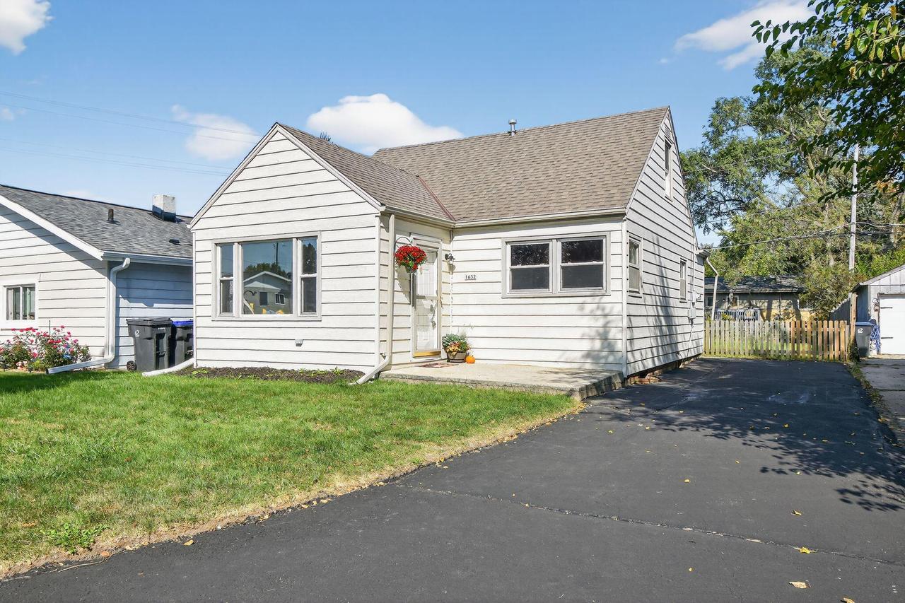 1632 Richard Ave, Mount Pleasant, WI 53403