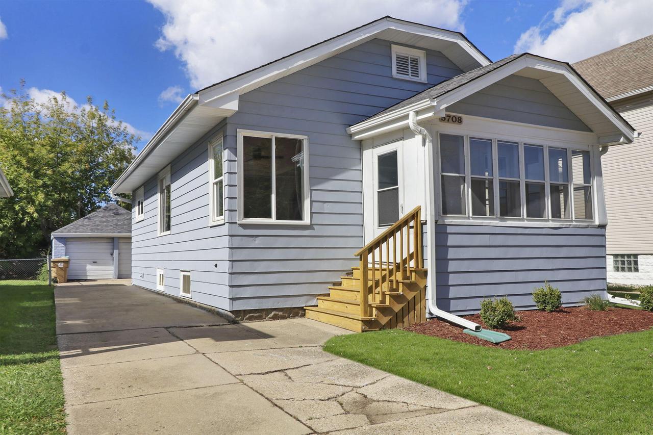 5708 33rd Ave, Kenosha, WI 53144