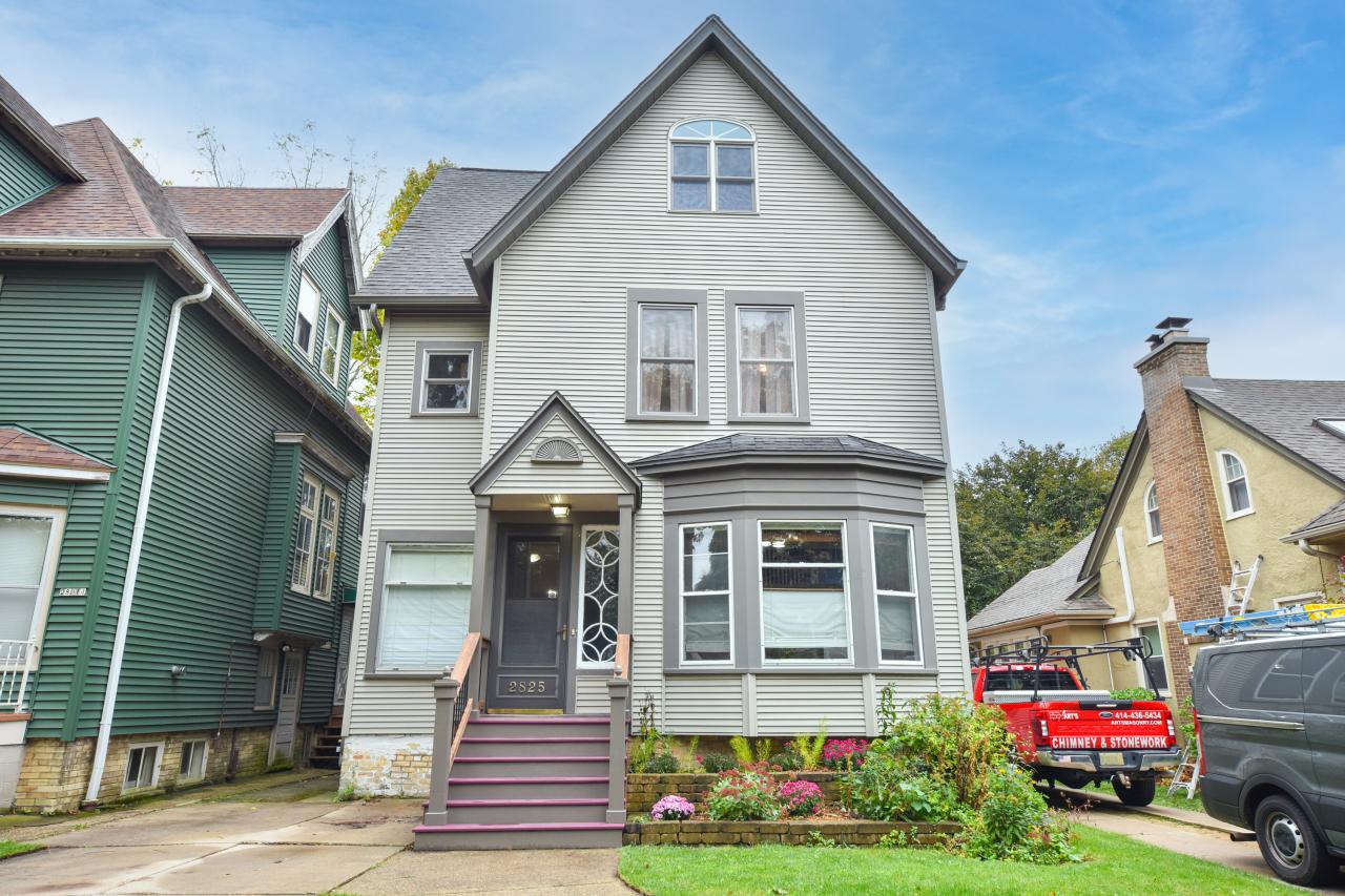 2825 N Maryland Ave, Milwaukee, WI 53211