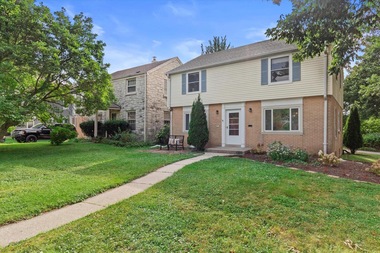 5873 N Santa Monica Blvd, Whitefish Bay, WI 53217