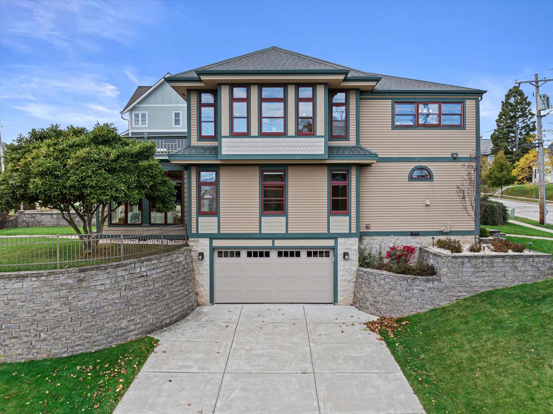 205 W Jackson St, Port Washington, WI 53074