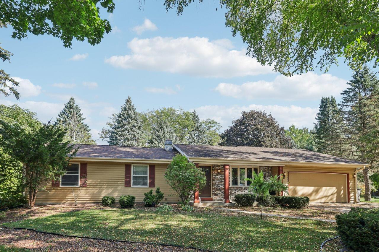 215 S Pine Cir., Whitewater, WI 53190